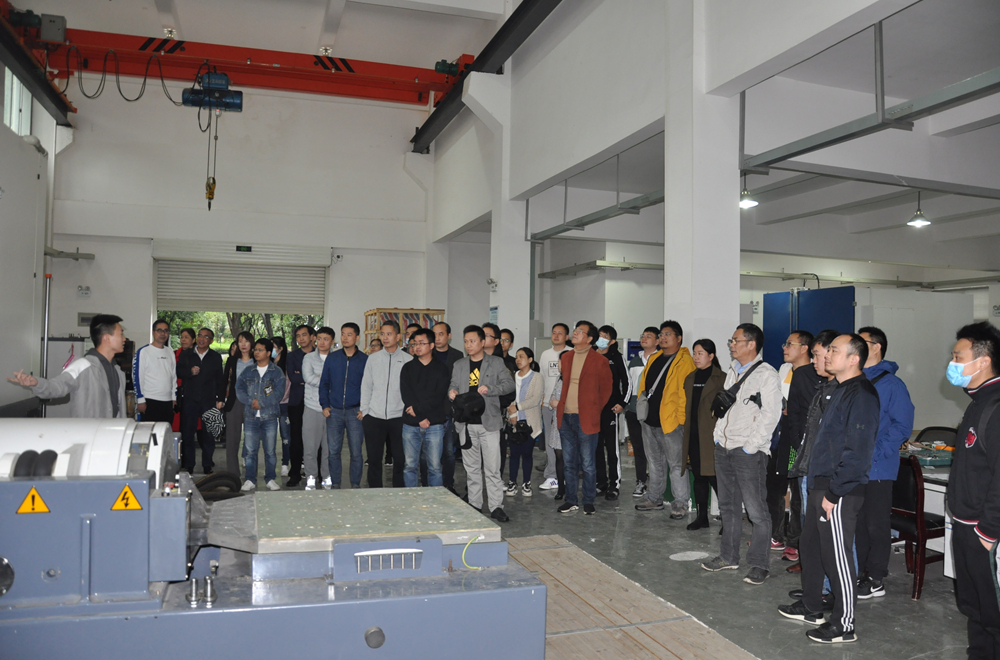 聯(lián)學(xué)聯(lián)創(chuàng)，半床棉被