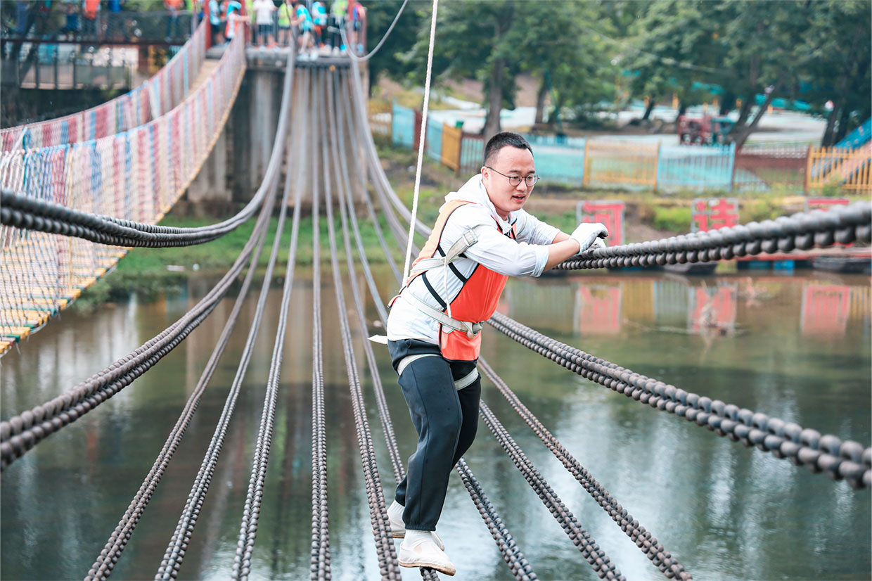 團(tuán)隊(duì)的力量 沖鋒沖鋒，沖向巔峰——沖鋒隊(duì)口號