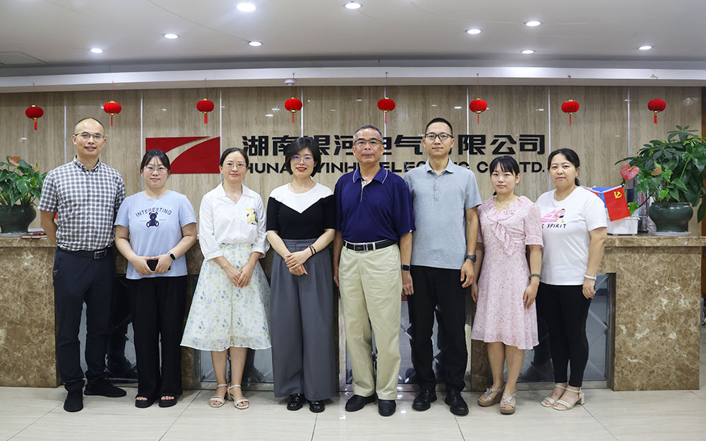 經(jīng)開(kāi)區(qū)人才局領(lǐng)導(dǎo)蒞臨我司指導(dǎo)